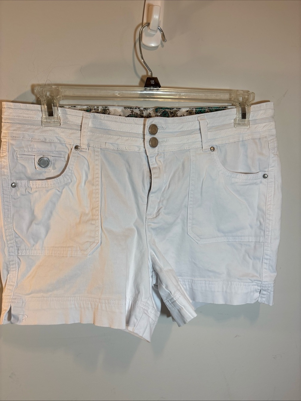 One5One Women’s White Casual Pocket Shorts. 624